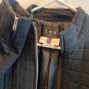 Gorgeous black bird off in Goodman jacket